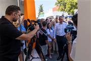 Μητσοτάκης - ΔΕΘ: Στο περίπτερο του OPEN, του Έθνους και της Ημερησίας ο πρωθυπουργός