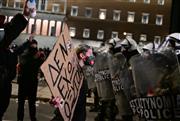 «Προγραμματισμένοι» για καταστολή με στρατιωτικό εξοπλισμό: Η ακτινογραφία της αστυνομικής βίας στην Ελλάδα