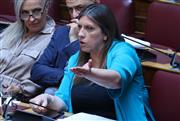 Ένταση στη Βουλή μεταξύ Κωνσταντοπούλου - Πολύζου: Επέμβαση του 100 και αλληλοκαταγγελίες