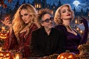 Βραδιά Halloween με καλεσμένους τη Σάρα Τζέσικα Πάρκερ, τον Τιμ Μπάρτον και τις μάγισσες της Αν Χάθαγουεϊ