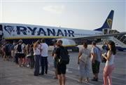 Επίσημο «λουκέτο» στη βάση της Ryanair στη Θεσσαλονίκη και συρρίκνωση στην Αθήνα - «Χάνονται 700.000 θέσεις εργασίας»