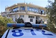 Διασωληνωμένος στη ΜΕΘ ο 31χρονος δράστης της επίθεσης στο ΑΤ Μάνδρας - Το χρονικό και οι μαρτυρίες