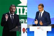 Στο στόχαστρο της γαλάζιας κριτικής το ΠΑΣΟΚ - Μονομαχία για τα «μάτια» των κεντρώων ψηφοφόρων