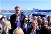 Με «γαλλικό κλειδί» θέλει να ανοίξει την πόρτα της συσπείρωσης η κυβέρνηση: Το αφήγημα της σταθερότητας και τα πυρά στην αντιπολίτευση