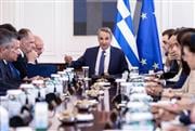 Τις γαλάζιες «αρρυθμίες» θέλει να ρυθμίσει η κυβέρνηση: Οι τοποθετήσεις που άναψαν φωτιά και η επιχείρηση... ήρεμα νερά