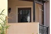 Απόπειρα γυναικοκτονίας στο Λαύριο: Η 32χρονη βγήκε αιμόφυρτη στο πεζοδρόμιο - Ελεύθερος πριν λίγες εβδομάδες ο δράστης