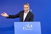Τα «καρφιά» Μητσοτάκη και τα διλήμματα της κάλπης- Ζεσταίνονται οι κομματικές μηχανές