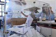 Τα δημοσκοπικά καμπανάκια για κυβέρνηση και αντιπολίτευση - Τι προβληματίζει τα κομματικά επιτελεία