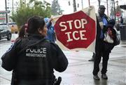 «Εξαφανίζουν ανθρώπους»: Η ICE κρύβει την τοποθεσία χιλιάδων μεταναστών - Σε πανικό οικογένειες