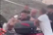 Εικόνες ντροπής στην Πάρο: «Πιάστηκαν» στα χέρια για μια θέση πάρκινγκ - Βίντεο ντοκουμέντο