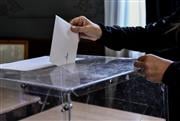Η μάχη της Αθήνας για τους «γαλάζιους»: Γνωστά ονόματα κυνηγάνε τον σταυρό σε τρεις δύσκολες περιφέρειες