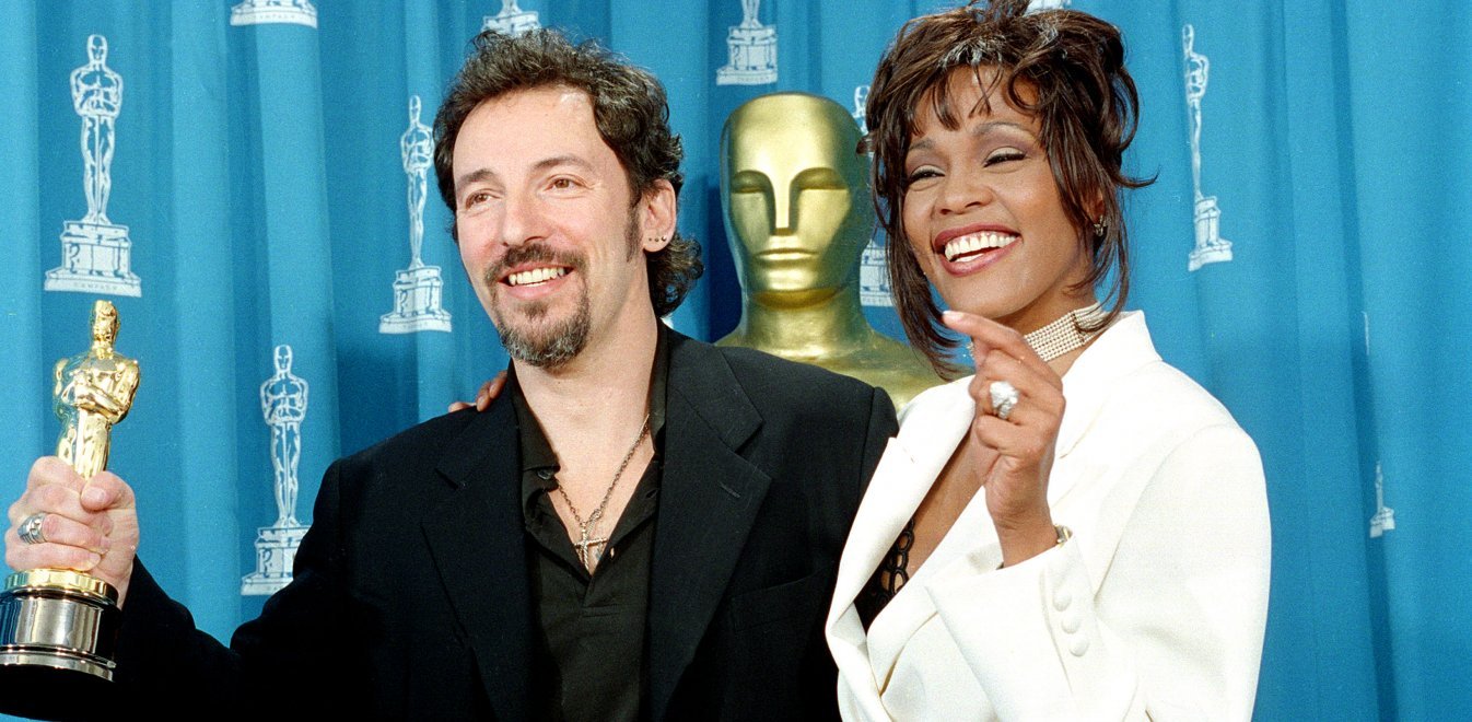 Whitney Houston: Το άδοξο τέλος της βασίλισσας των Grammys (pics+vid)