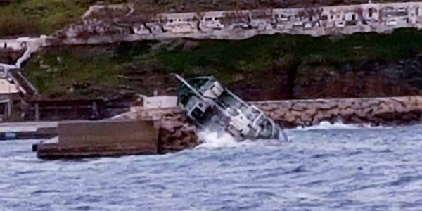 Τουρκικό πλοίο προσάραξε στη Τζιά με 193 μετανάστες: Πώς έφτασε ως εδώ