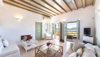 Airbnb Αντίπαρος